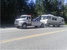 Semi-Truck-Towing-Port-Of-Seattle-WA