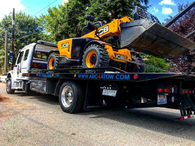 Affordable Algona heavy equipment towing in WA near 98047