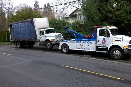 Professional Covington tractor trailer winching in WA near 98042