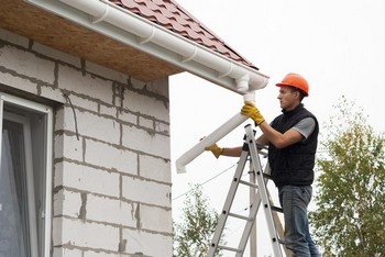 Reliable West Seattle gutter contractor in WA near 98116