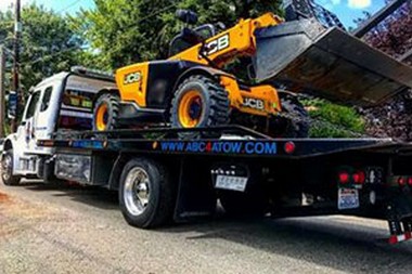 Local South Seattle car towing company in WA near 98108