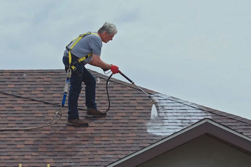 Trustworthy Bainbridge Island roofers in WA near 98110